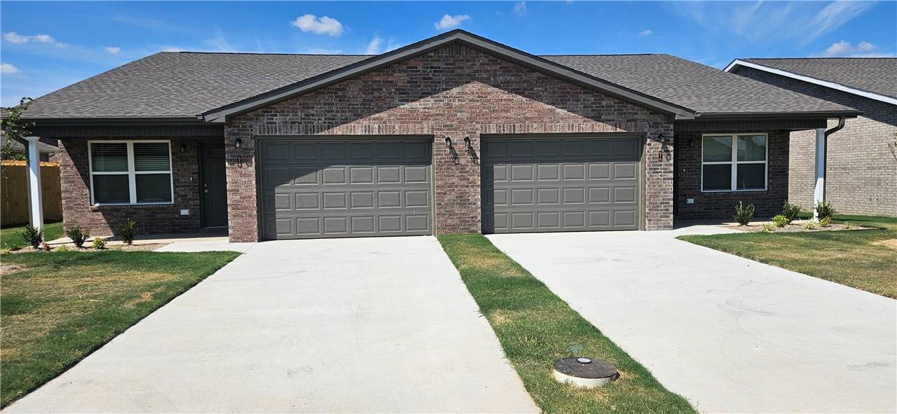 618 68th Avenue - Photo 1