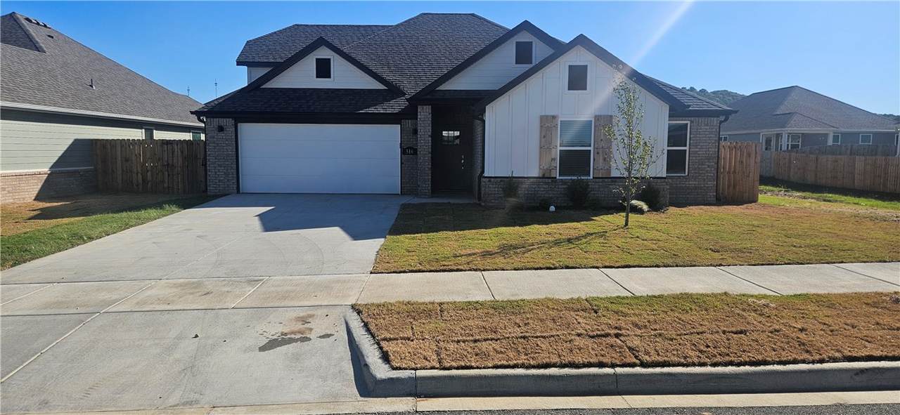 516 Benchmark Lane - Photo 1