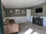 442 Madison 8359 - Photo 9