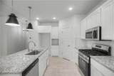 1000 Autumn Royal Avenue - Photo 7