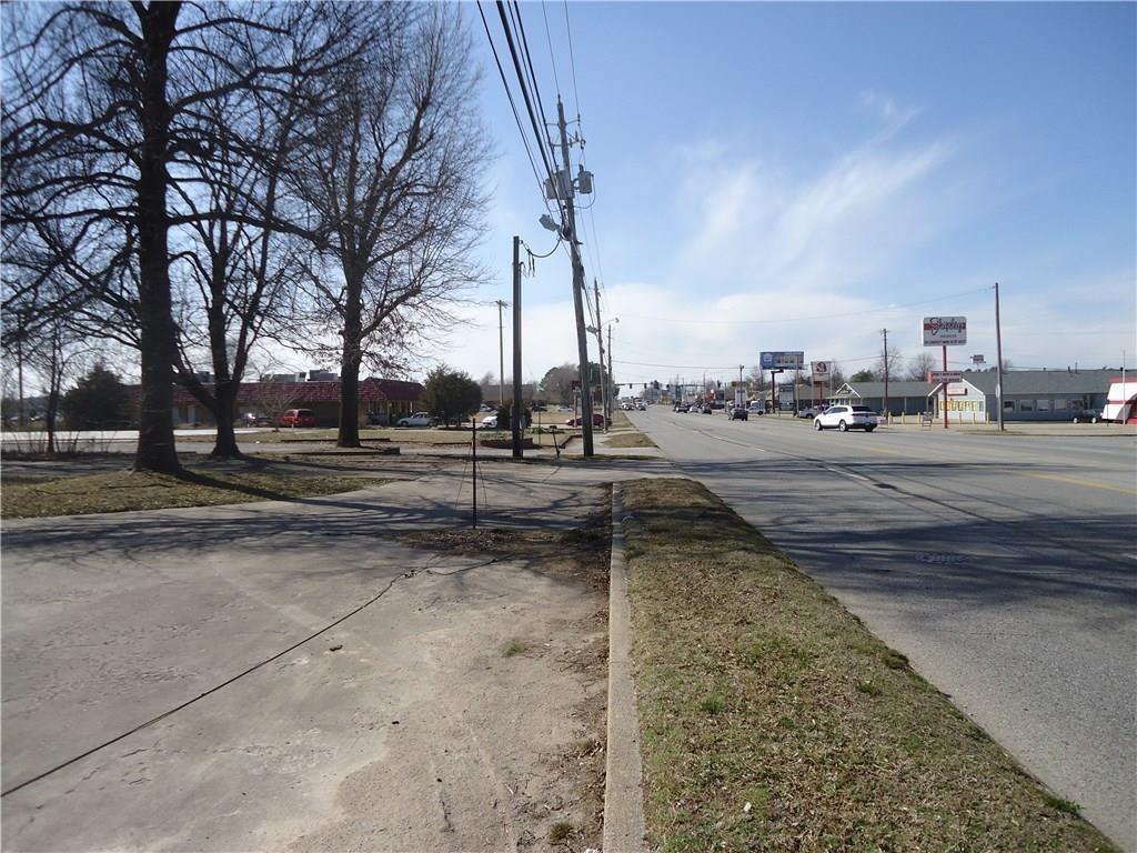 1423 Sunset Avenue - Photo 1