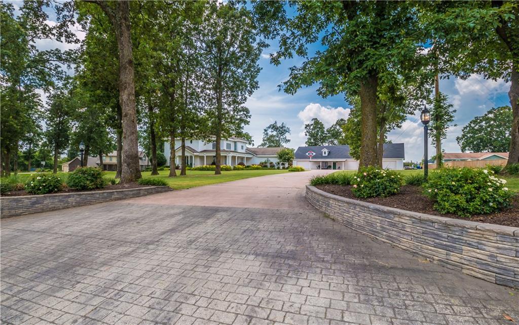 467 S Rainbow Rd - Photo 1