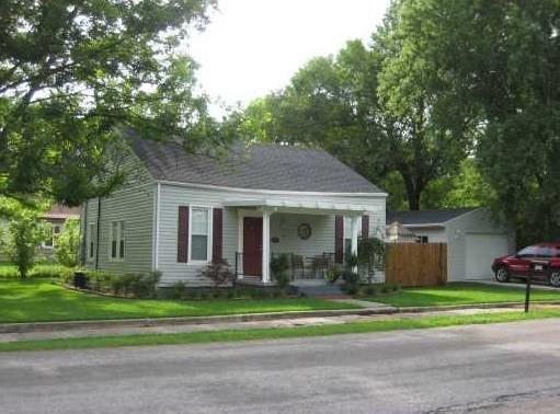 920 2nd Street - Photo 1 920 2nd Street - Photo 1