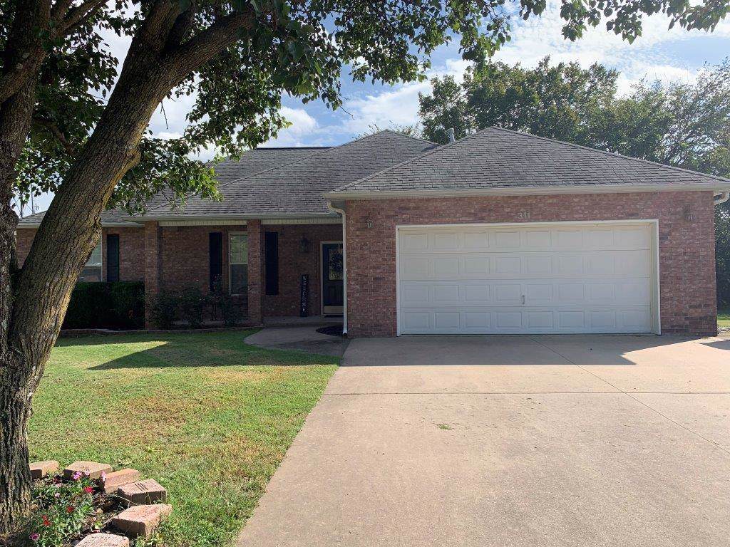 311 Wilson Dr - Photo 1