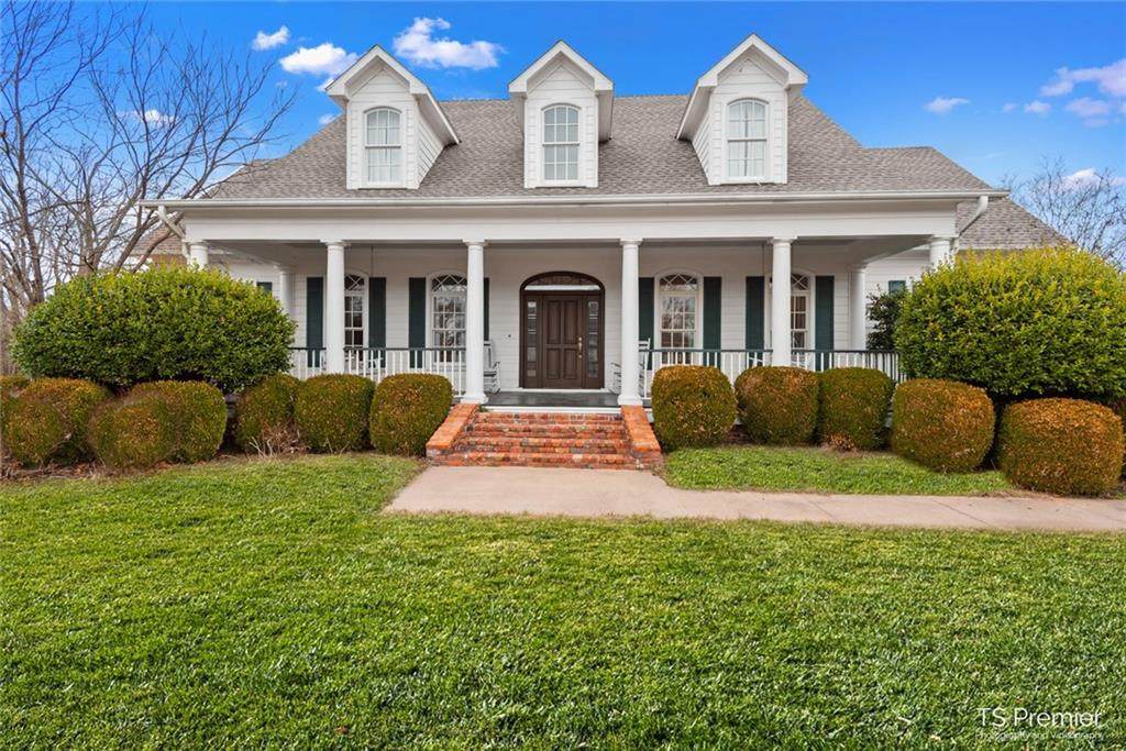 2607 Toy Dr - Photo 1