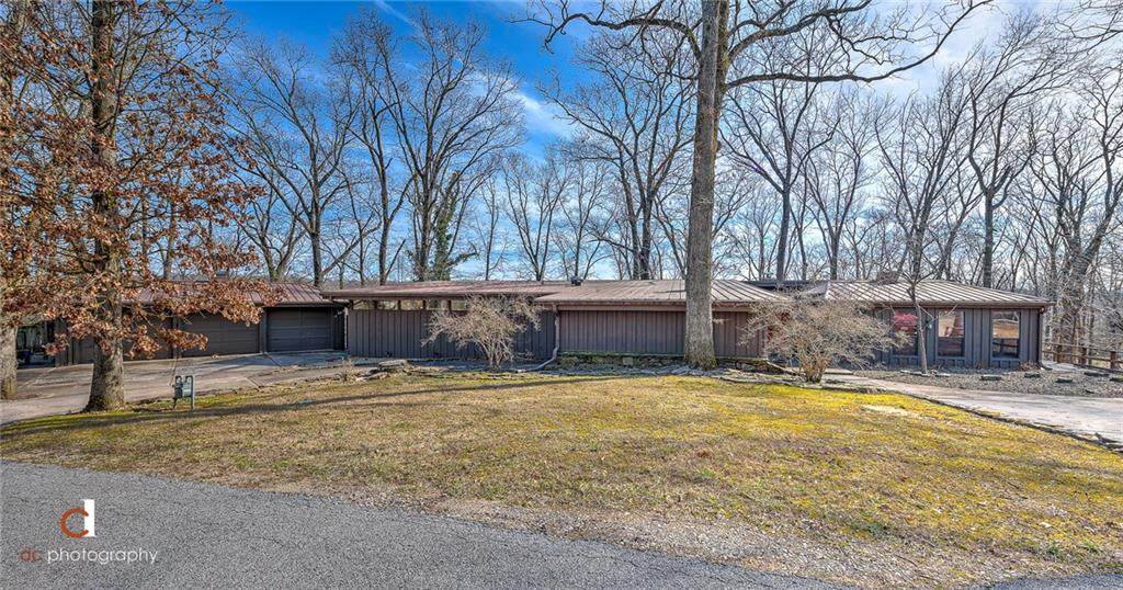 908 Lakeview Dr - Photo 1