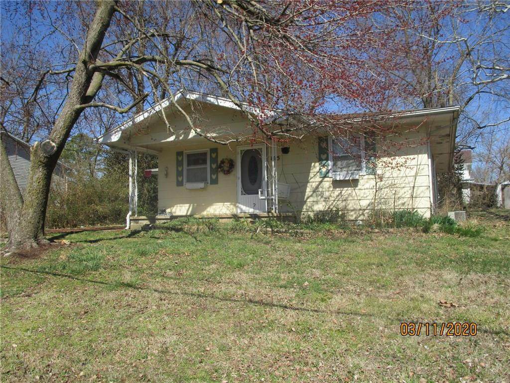 105 Pierce - Photo 1