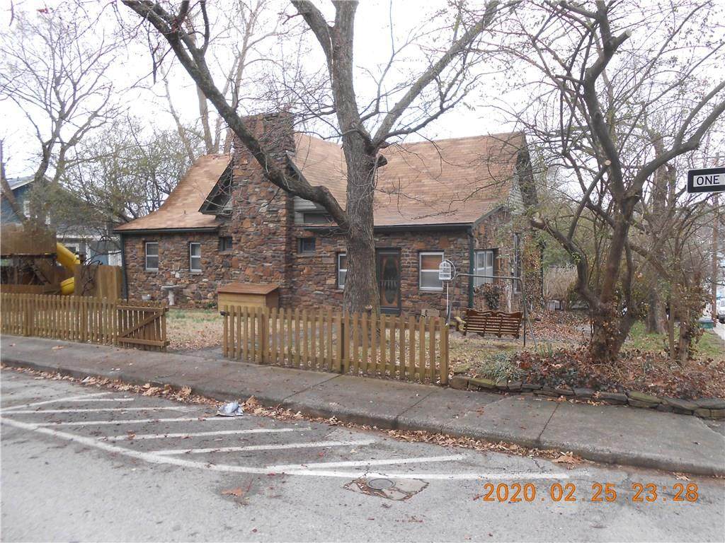 304 Meadow Street - Photo 1