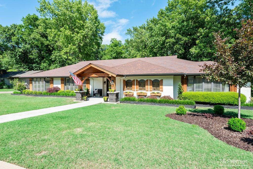 215 Dogwood Street - Photo 1 215 Dogwood Street - Photo 1