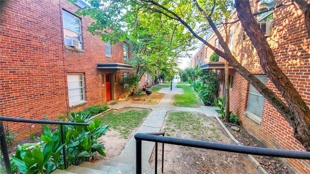 625 Dickson Street - Photo 1