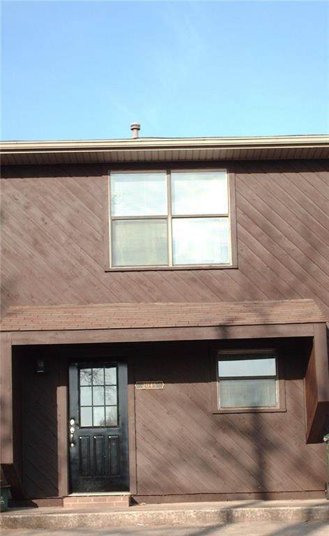 2043 East Oaks Drive - Photo 1