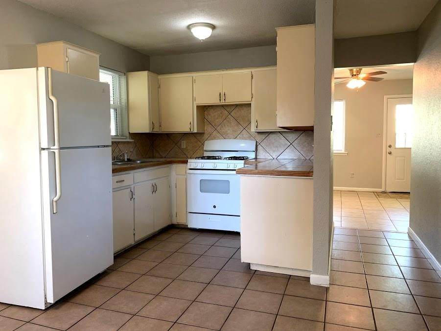 2301 Cottonwood Place - Photo 1