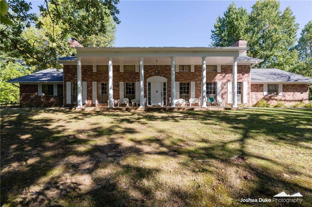 2400 Manor Drive - Photo 1