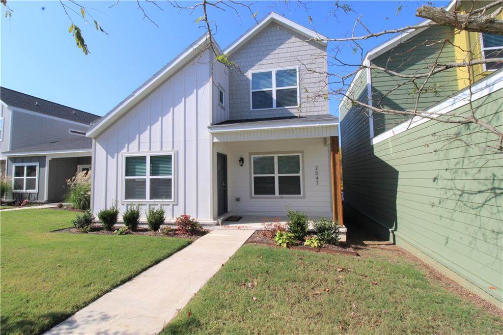 2047 Florida Way - Photo 1