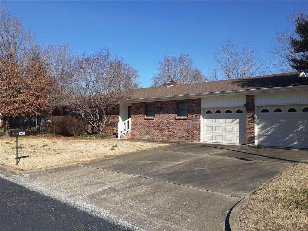 303 Sycamore Street - Photo 1