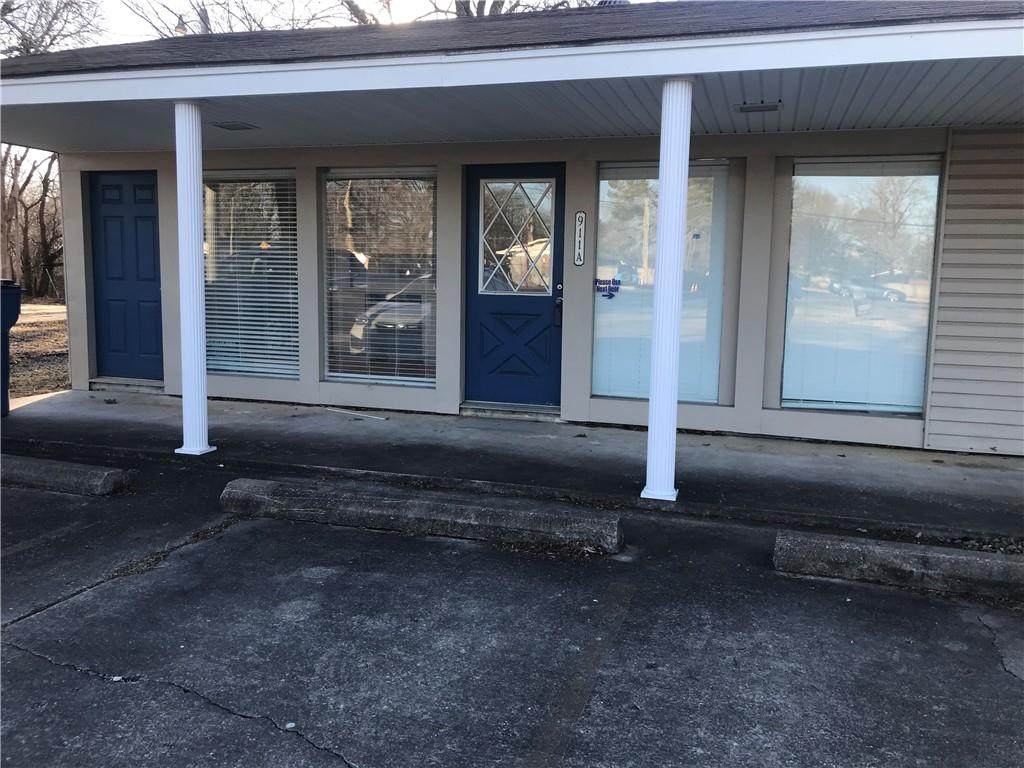 911 Walton Boulevard - Photo 1
