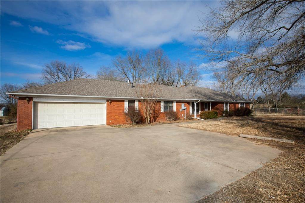 214 Oak Grove Road - Photo 1