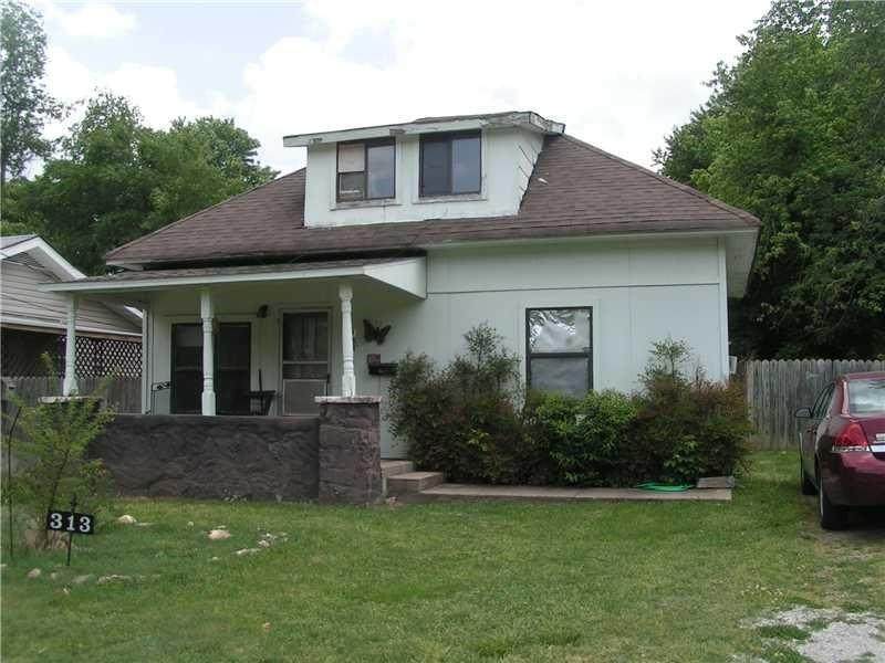 313 Douglas Street - Photo 1