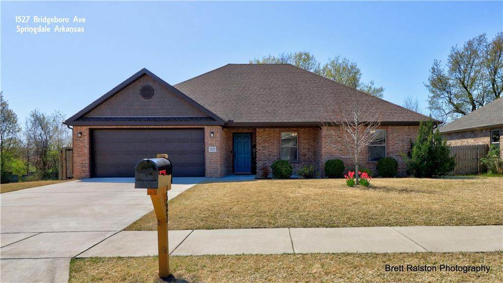 1527 Bridgeboro Avenue - Photo 1