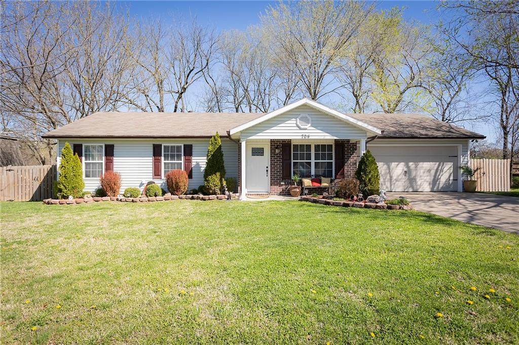 704 Bailey Avenue - Photo 1