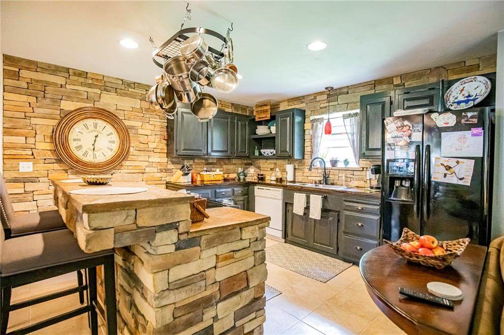 1520 Ash Street - Photo 1