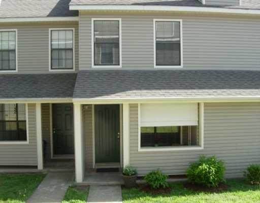 402 Fairway Circle - Photo 1