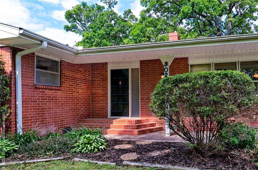 302 Paradise Lane - Photo 1