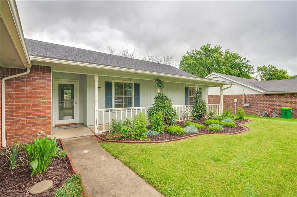 4006 Clark Avenue - Photo 1