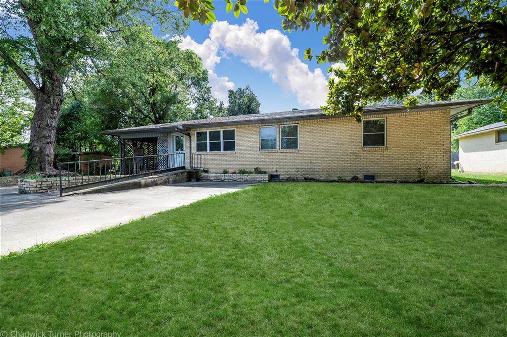 1810 11th Street - Photo 1