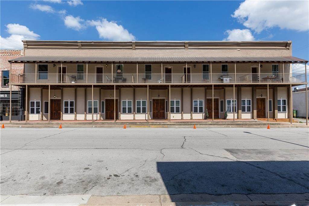 221 Wright - Photo 1