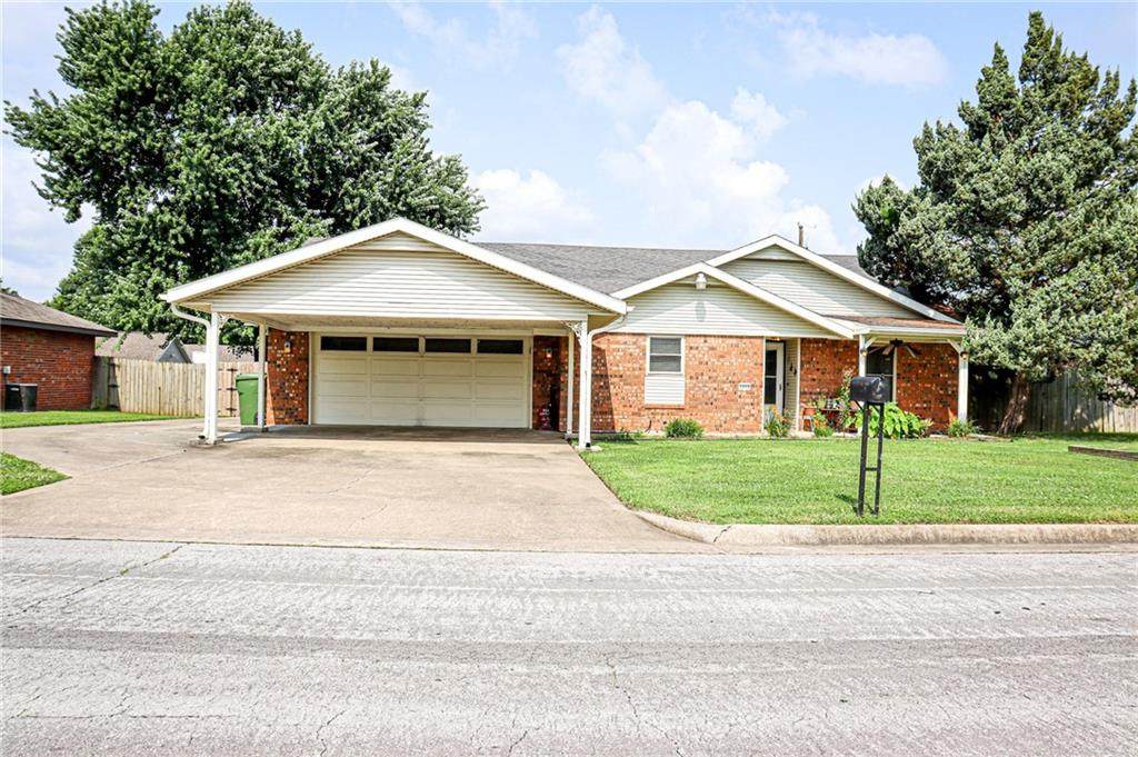 1535 Heritage Circle - Photo 1