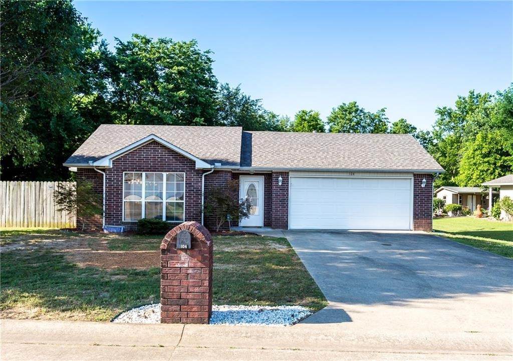 104 Greenwood - Photo 1