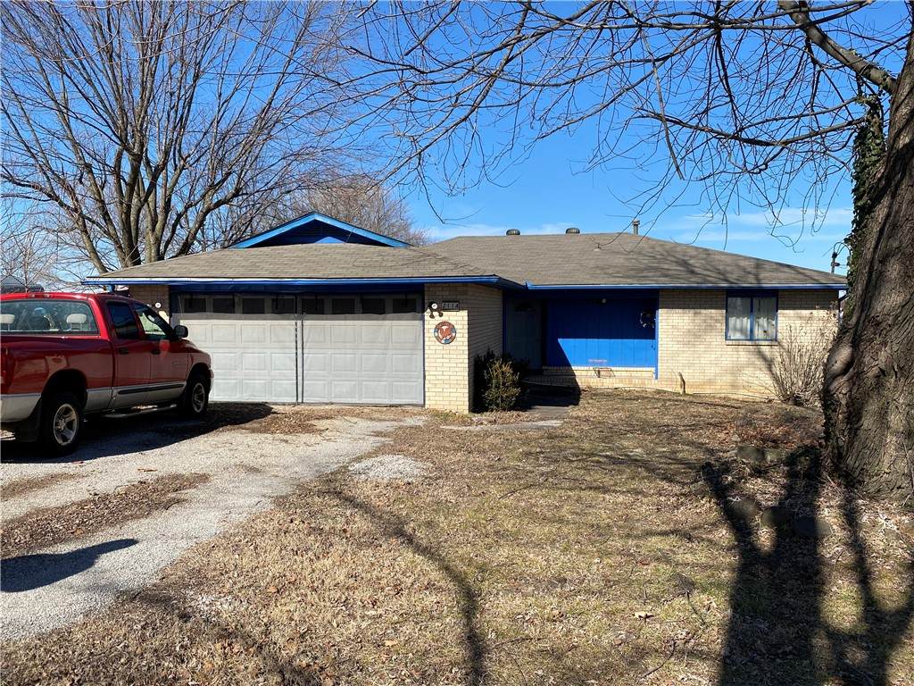2114 Ladelle Avenue - Photo 1