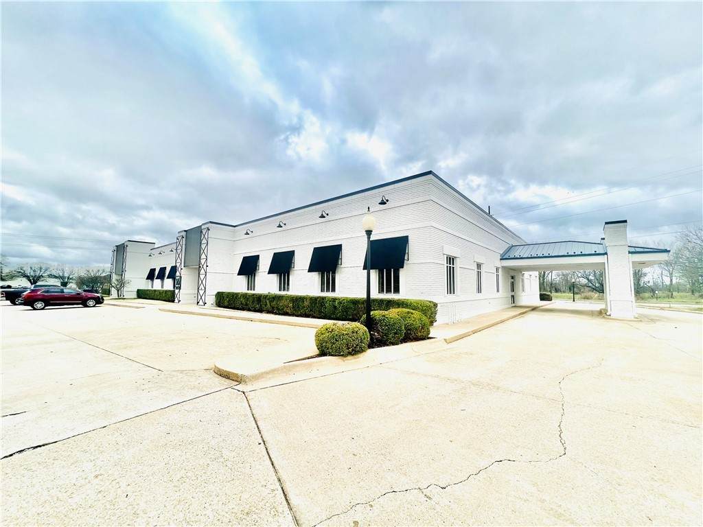 706 Walton Boulevard - Photo 1