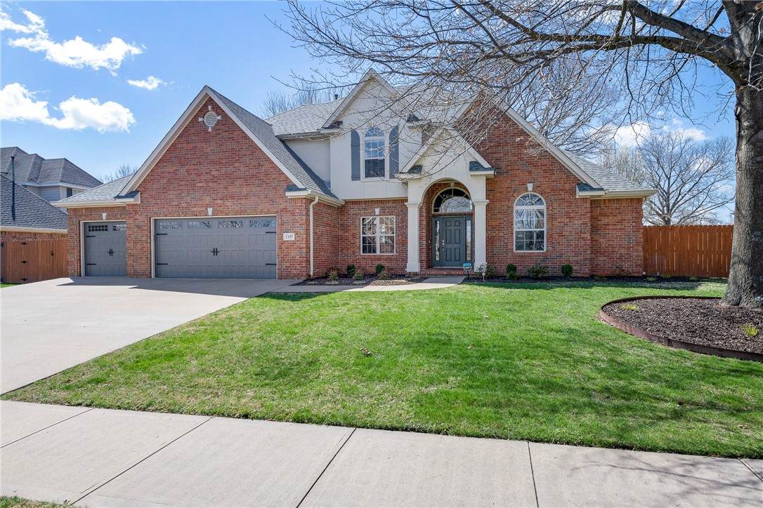 1107 Buckingham Boulevard - Photo 1