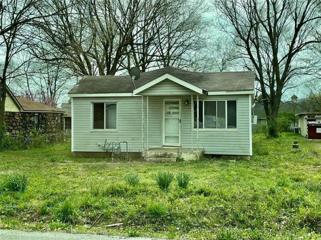 561 Mcclinton Street - Photo 1