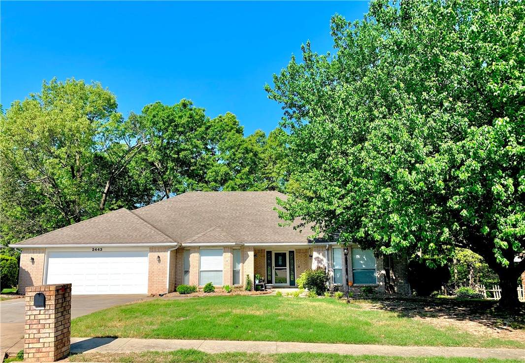 2443 Cimmaron Avenue - Photo 1
