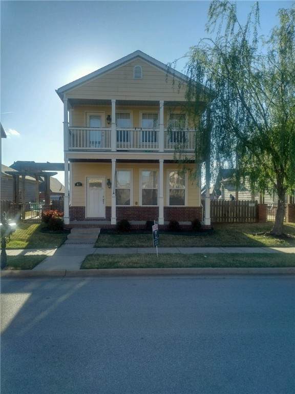 637 Longfellow Lane - Photo 1