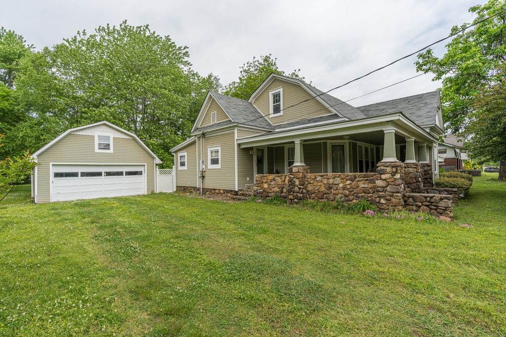 723 Church Avenue - Photo 1