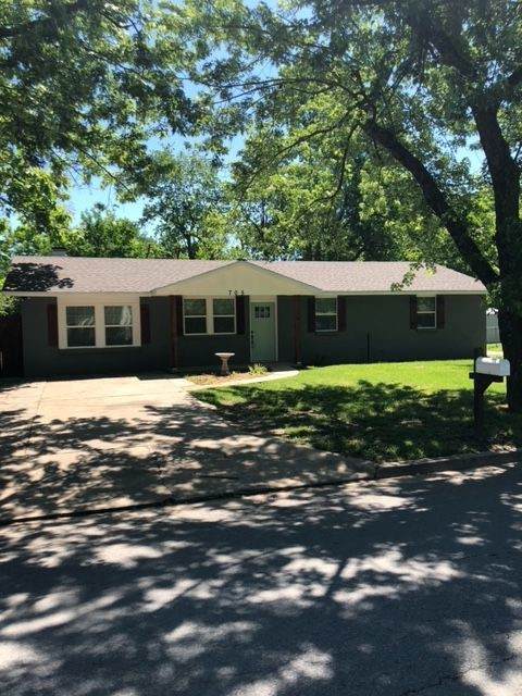 705 Thomas Boulevard - Photo 1