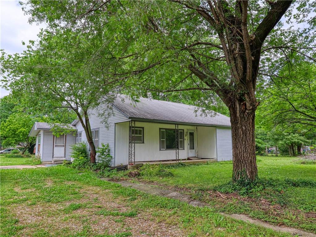 1001 2nd Avenue - Photo 1