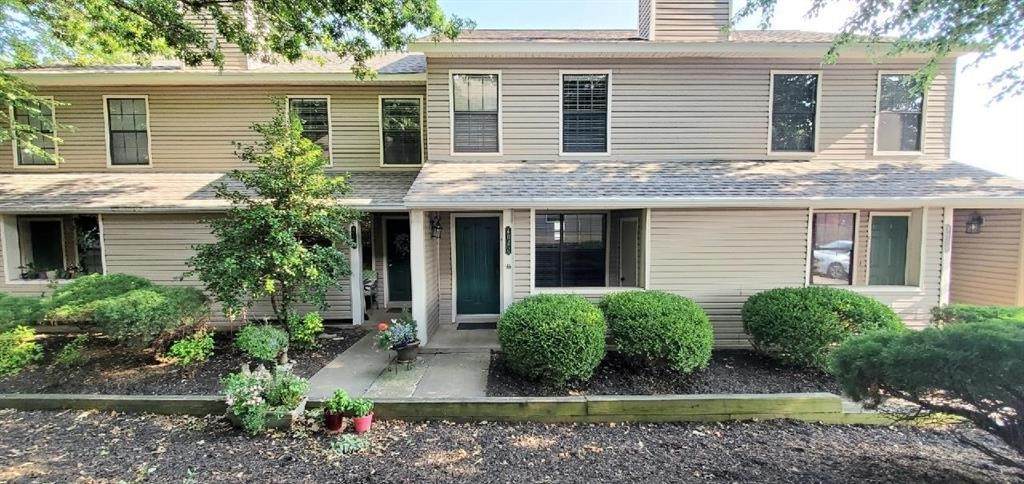 402 Fairway Circle - Photo 1
