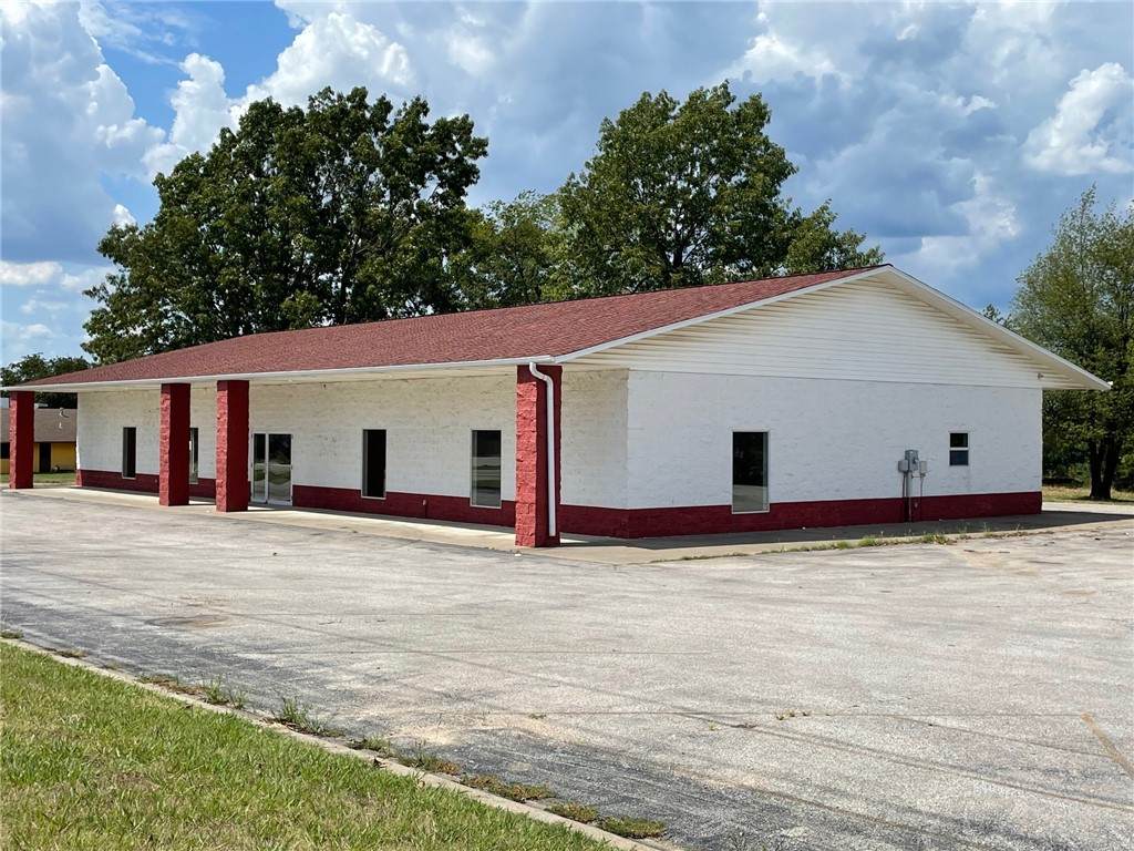 1000 Main Street - Photo 1