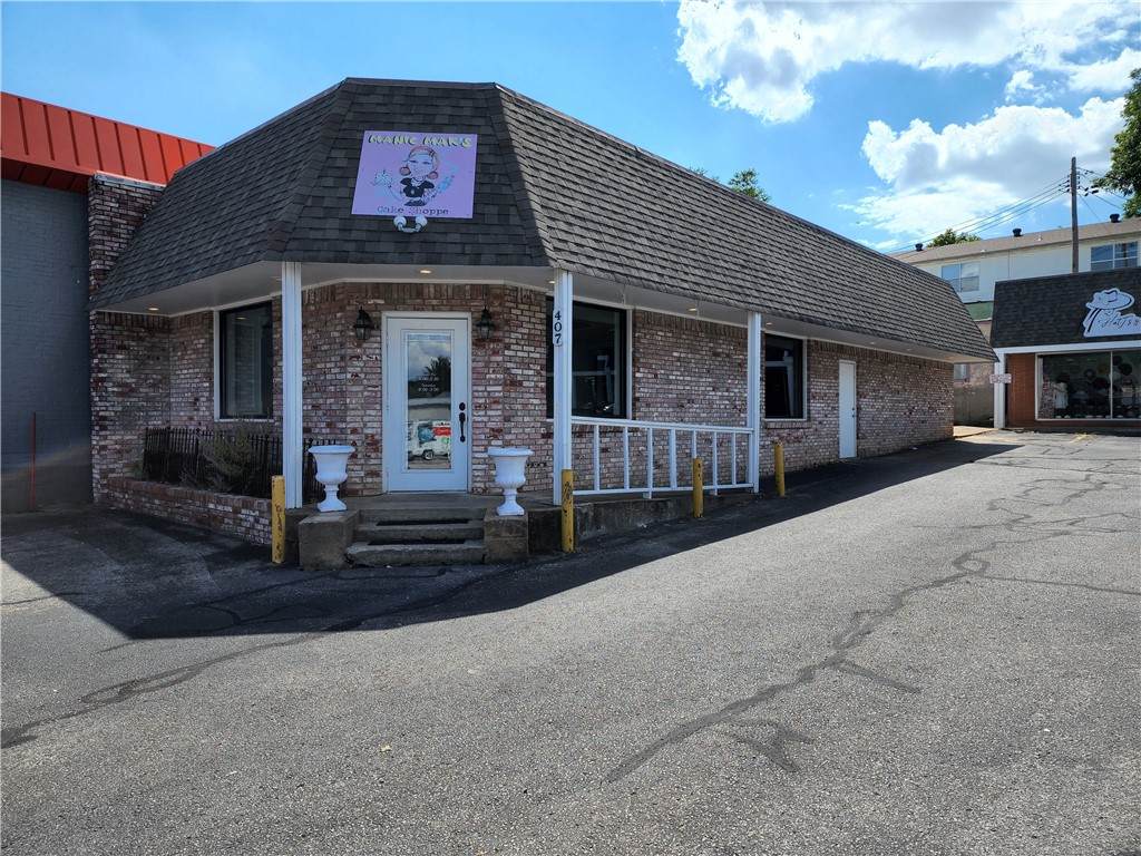 407 College Avenue - Photo 1