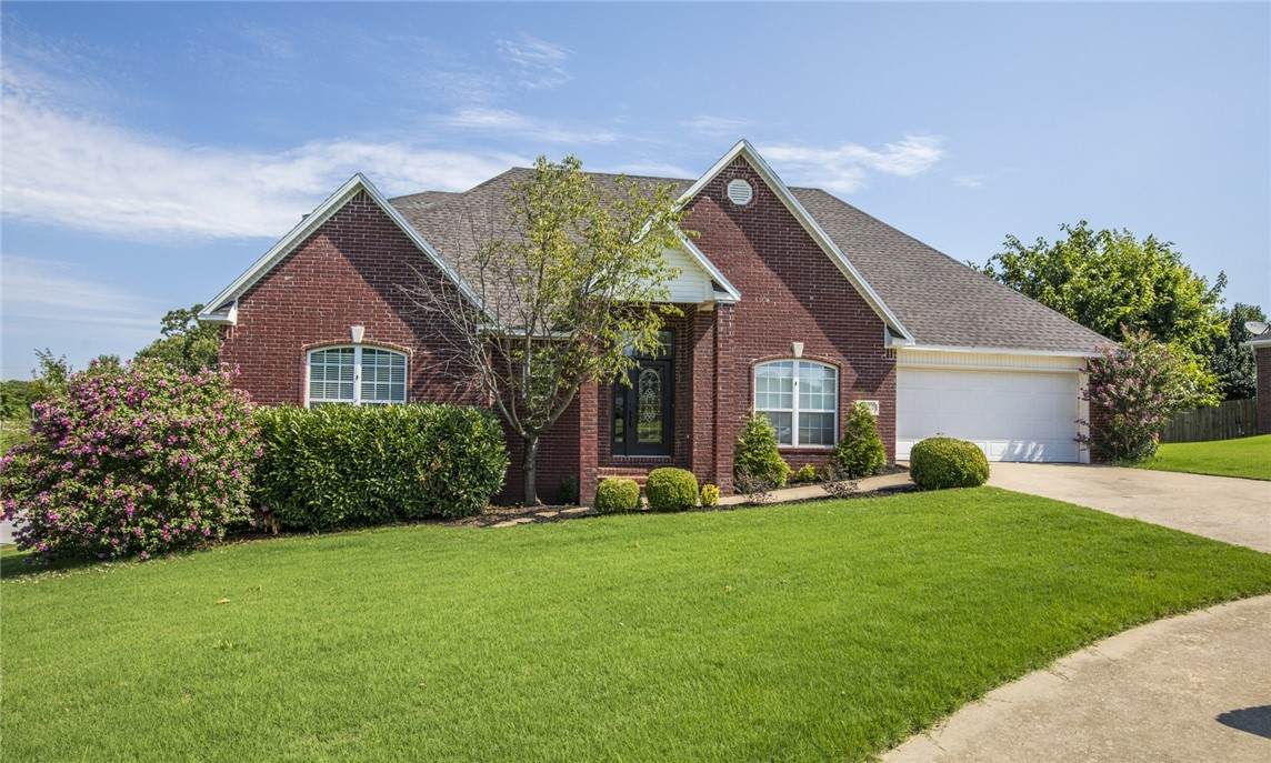6105 Southgate Circle - Photo 1