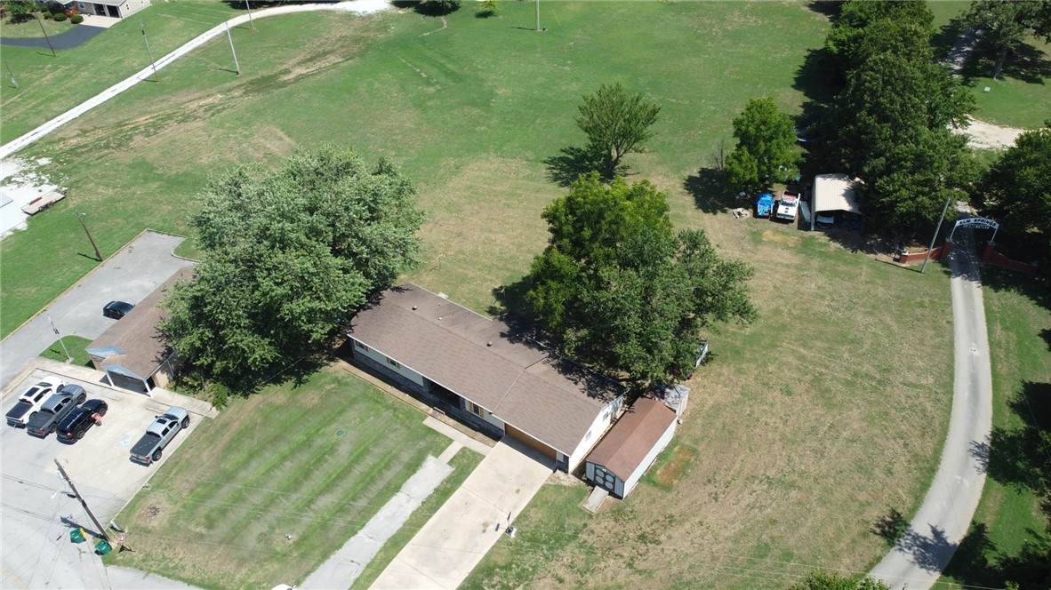101 Lawnview Lane - Photo 1