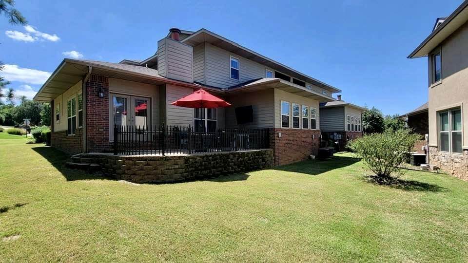 1492 Churchill Avenue - Photo 1