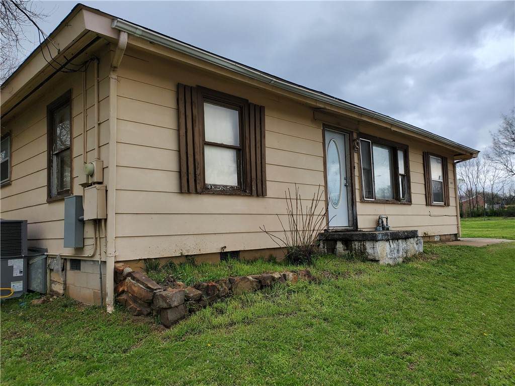 140 Main Street - Photo 1