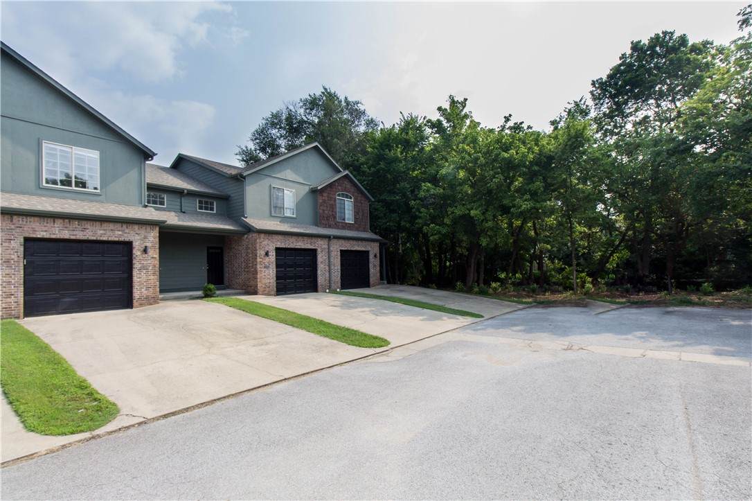770 Breeze Cove - Photo 1