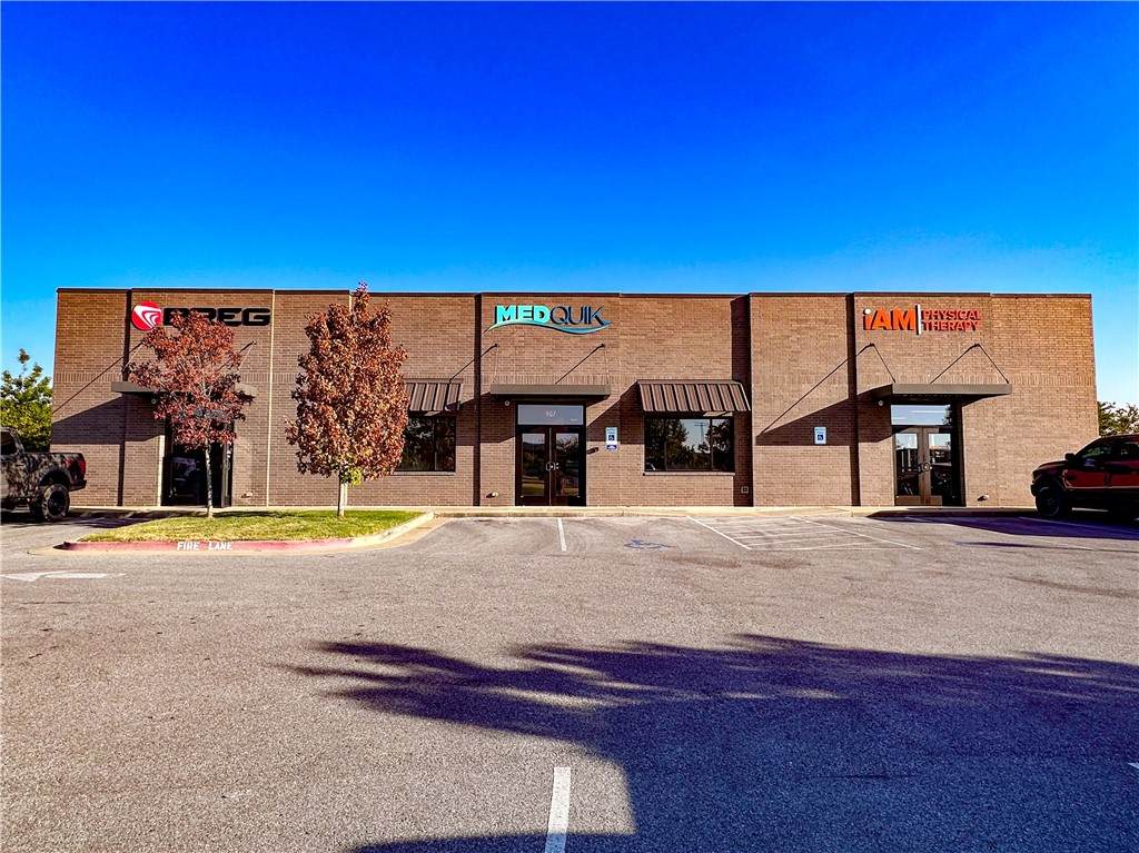 907 Village Loop - Photo 1